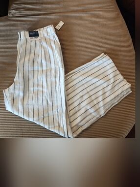 Old Navy White Pants with Navy Vertical Stripes